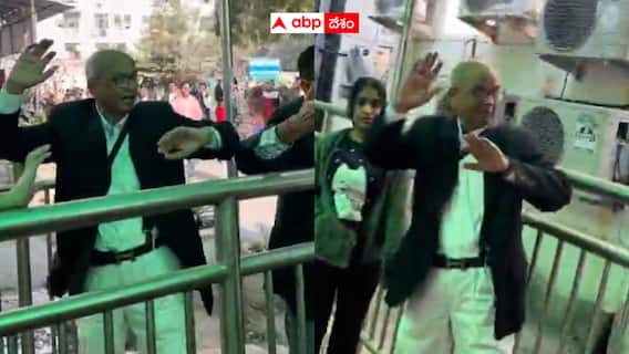 Advocate Rakesh Kishore: సీజేఐ మీద షూ విసిరిన లాయర్‌కు చెప్పు దెబ్బ- ఢిల్లీ కోర్టు వద్ద అనూహ్య ఘటన