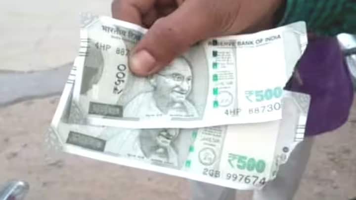 Note Exchange Rules:  જો તમને ATMમાંથી ફાટેલી કે ક્ષતિગ્રસ્ત 500 રૂપિયાની નોટ મળે તો ગભરાશો નહીં. કોઈપણ ફી વગર તેને બદલવાની જવાબદારી બેન્કની છે. તમે આ પદ્ધતિનો ઉપયોગ કરીને તેને સરળતાથી બદલી શકો છો.