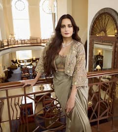 दीया मिर्जा की 10 खूबसूरत तस्वीरें, फैशन और एलिगेंस का दूसरा नाम हैं एक्ट्रेस