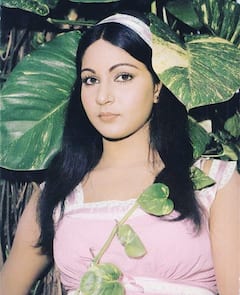 जवानी में कैसी लगती थीं रति अग्निहोत्री, 10 फोटोज में देखें एक्ट्रेस किलर लुक्स