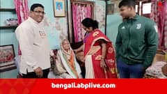 ১০৩ বছরে পা, হাওড়ার প্রবীণ ভোটারের এনুমারেশন ফর্ম আপলোড কমিশনের, উত্তরীয় পরিয়ে সম্মান জানালেন BLO