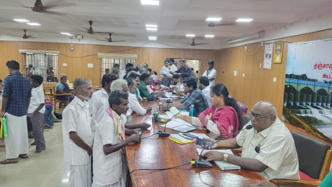 வடியாத மழைநீரால் தொற்றுநோய் பரவும் அபாயம்... கலெக்டர் அலுவலகத்தில் மனு அளித்த மருங்கை மக்கள்