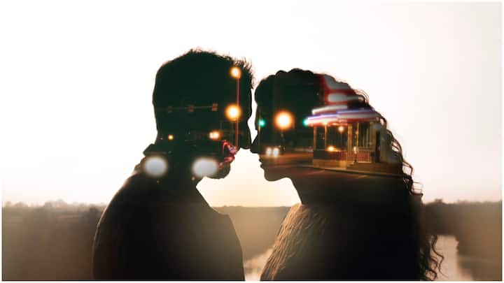 Brain Chemistry Behind Instant Attraction : చాలామంది మొదటి చూపులోనే ప్రేమ గురించి చెబుతుంటారు. అయితే దీని వెనుక ఓ శాస్త్రీయ కారణం కూడా ఉందంటారు. దానివల్లే ఈ ఫీలింగ్ వస్తుందట.