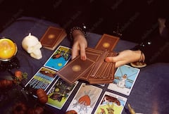 Tarot Prediction 9 December 2025: જાણો, ટેરોટ રીડિંગથી મેષથી મીનનું રાશિફળ