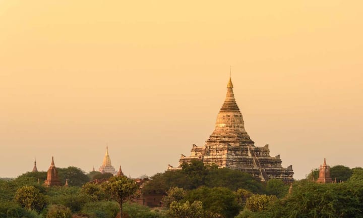 वहीं भारत के नजदीक स्थित म्यांमार अपने प्राचीन मंदिरों और सुनहरे पैगोडा के लिए जाना चाहता है. यहां का स्ट्रीट फूड और लॉ कॉस्ट ट्रांसपोर्ट म्यांमार को बजट में घूमने वालों के लिए बढ़िया डेस्टिनेशन बनता है. व म्यांमार में एक हफ्ता घूमने का कुल खर्च लगभग 40 से 55 हजार के बीच आता है.