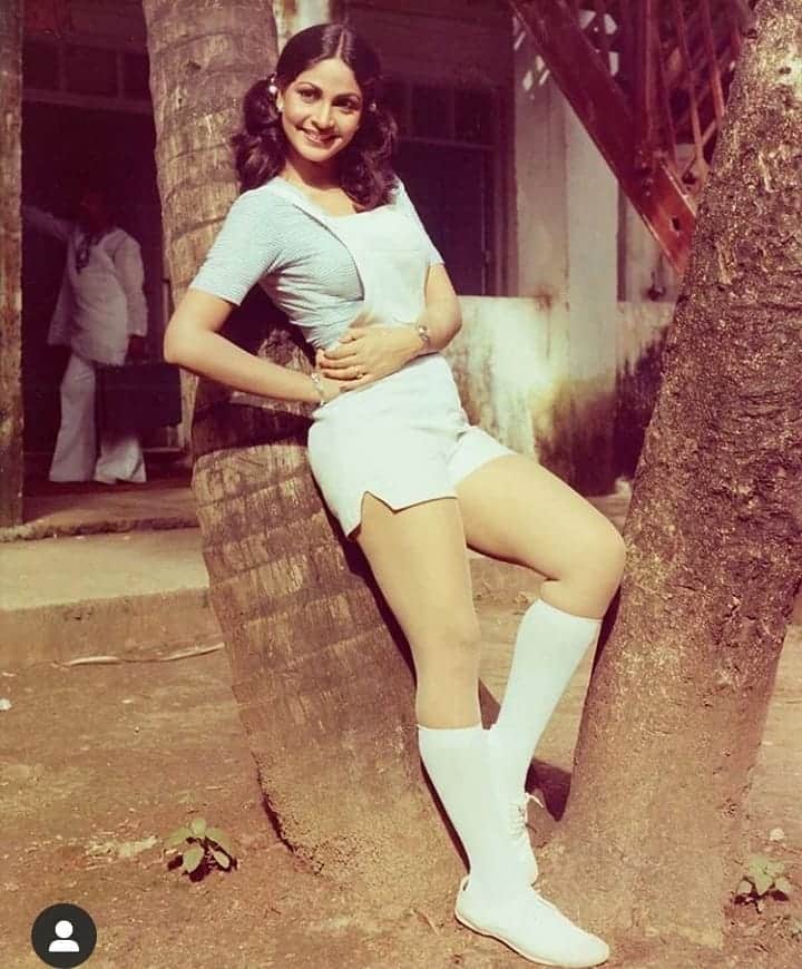 एक्ट्रेस रति अग्निहोत्री 80 के दशक की सबसे ग्लैमरस, एलिगेंट और टैलेंटेड एक्ट्रेसेस में से गिनी जाती हैं. उनकी स्माइल, उनकी मासूमियत और उनका स्क्रीन प्रेज़ेंस इतना स्ट्रॉन्ग था कि वह पहली ही फिल्म से लोगों के दिलों में बस गई. अगर बात करें उनकी जवानी की, तो रति उस दौर की ऐसी एक्ट्रेस थीं जिनकी तस्वीरें देखते ही लोग बस एक ही शब्द कहते ,'गॉर्जियस'.