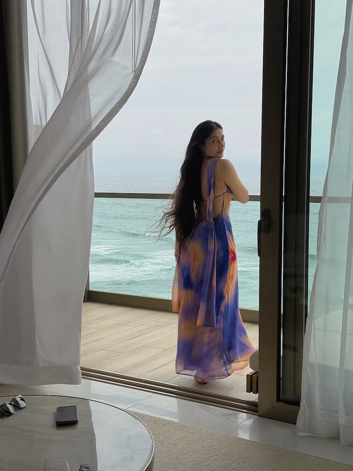 सोशल मीडिया इन्फ्लूएंसर और कोरियोग्राफर धनश्री वर्मा सोशल मीडिया पर आए दिन चर्चा में रहती हैं. अब उनका लेटेस्ट पोस्ट सोशल मीडिया पर धड़ल्ले से वायरल हो रहा है.