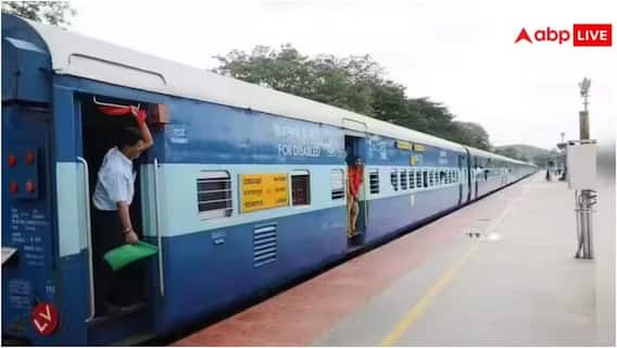 Indian Railways Legal Action: రైల్వే టికెట్లు, రిజర్వేషన్లపై వ్లాగర్స్ ఇష్టరీతిన వీడియోలు.. చర్యలకు సిద్ధమైన రైల్వే శాఖ