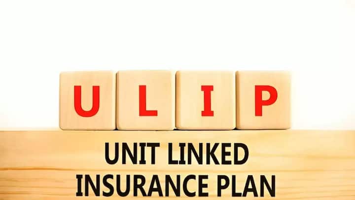 यूलिप में नए नियमों की वजह से सबसे बड़ा असर टैक्स छूट पर पड़ा है. अब धारा 80सी के तहत सिर्फ 1.5 लाख रुपये सालाना प्रीमियम तक ही राहत मिल सकती है और वह भी तब जब प्रीमियम बीमा राशि के 10 फीसदी के भीतर हो.