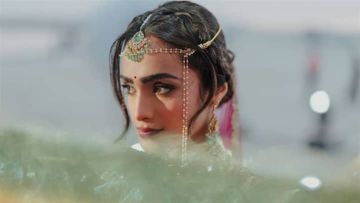 जय पवार आणि ऋतुजा पाटील हे ५ डिसेंबर रोजी विवाहबंधनात अडकले. हा शाही विवाहसोहळा बहरिनमध्ये पार पडला.