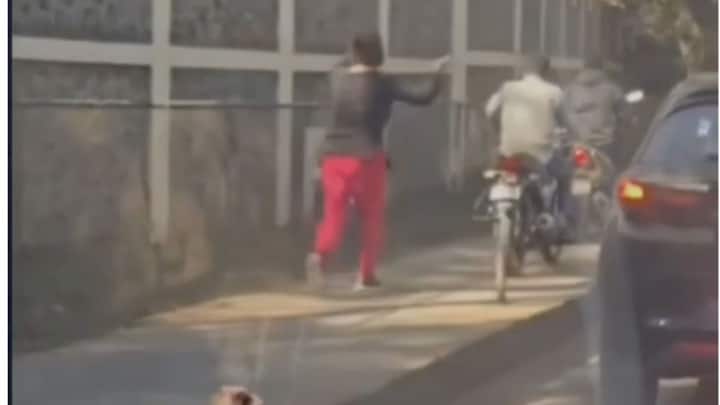 पुण्यातील पाषाण भागातील हा व्हिडिओ असल्याची माहिती आहे.