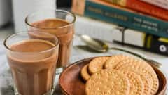 Morning Tea: શું તમે પણ દરરોજ સવારે ચા સાથે બિસ્કિટ ખાઓ છો? જાણો આ આદત કેટલી છે ખતરનાક ?