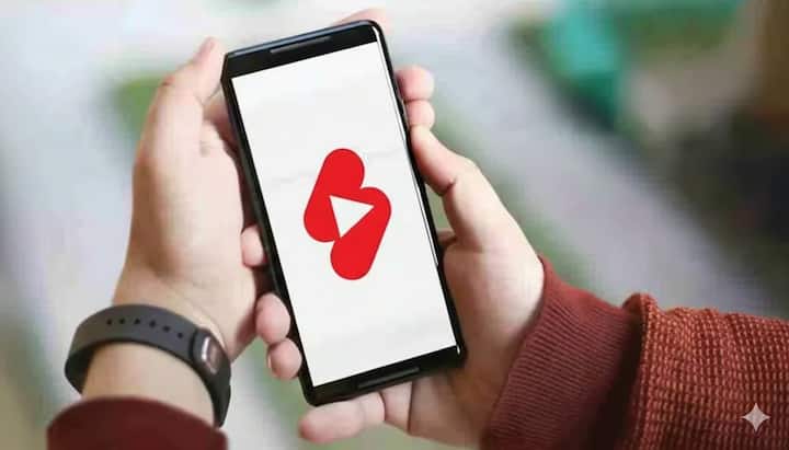 ইউটিউব শর্টস থেকে আয়ের নিয়ম এখনো অনেকের কাছে ধোঁয়াশা। কত সাবস্ক্রাইবার হলে আয় শুরু হয়, এই প্রশ্নটা অনেকের।