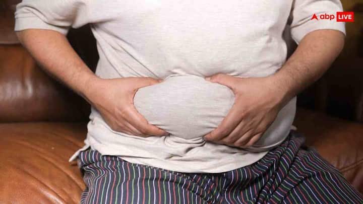 गुनगुना पानी और शहद मेटाबॉलिज्म को तेज करते हैं. इससे शरीर में जमा एक्स्ट्रा फैट धीरे-धीरे कम होने लगती है. साथ ही मीठा खाने की तलब भी कंट्रोल में रहती है.