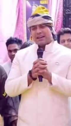 जुबीन नौटियाल ने प्रेमानंद महाराज से की मुलाकात