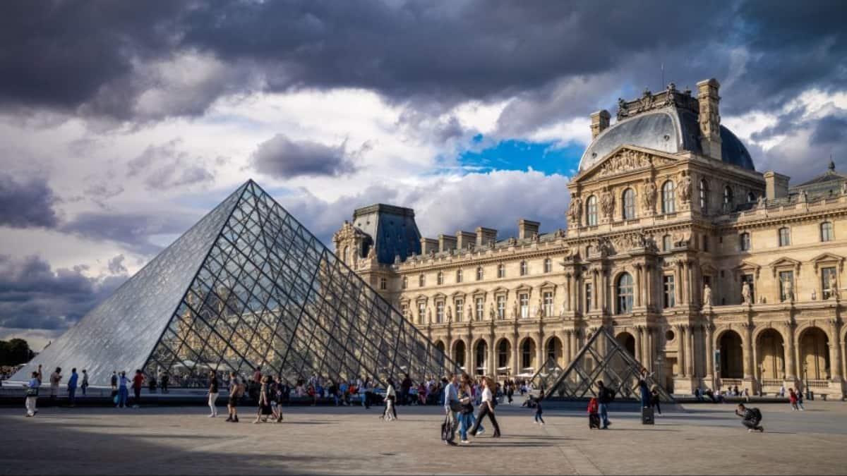 (Image Source: Twitter/@artnet)