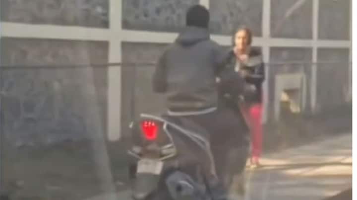 असं म्हणतात नियमांची पायमल्ली केली तर चोखंदळ पुणेकर तुमचा कसा आणि कुठल्या ही थराला जाऊन अपमान करू शकतात.