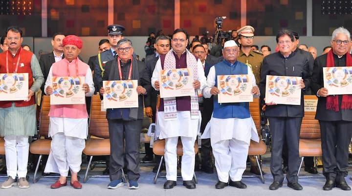 प्रवासी राजस्थान दिवस में देश विदेश से आए हुए तकरीबन 5000 प्रवासी शामिल हुए. समारोह में 'कमिटमेंट इन एक्शन' कॉफी टेबल बुक का विमोचन भी हुआ. इस मौके पर राजस्थान की विकास यात्रा और मौजूदा सरकार के कार्यकाल में हुए विकास के कामों की झलक दिखाने वाली प्रदर्शनी 'प्रगति पथ' भी आयोजित की गई.