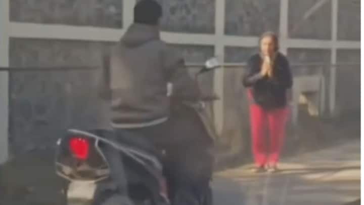 पुण्यातील पाषाण भागातील हा व्हिडिओ असल्याचं बोललं जात असून व्हिडिओ मात्र सोशल मीडियावर तुफान व्हायरल झाला आहे..