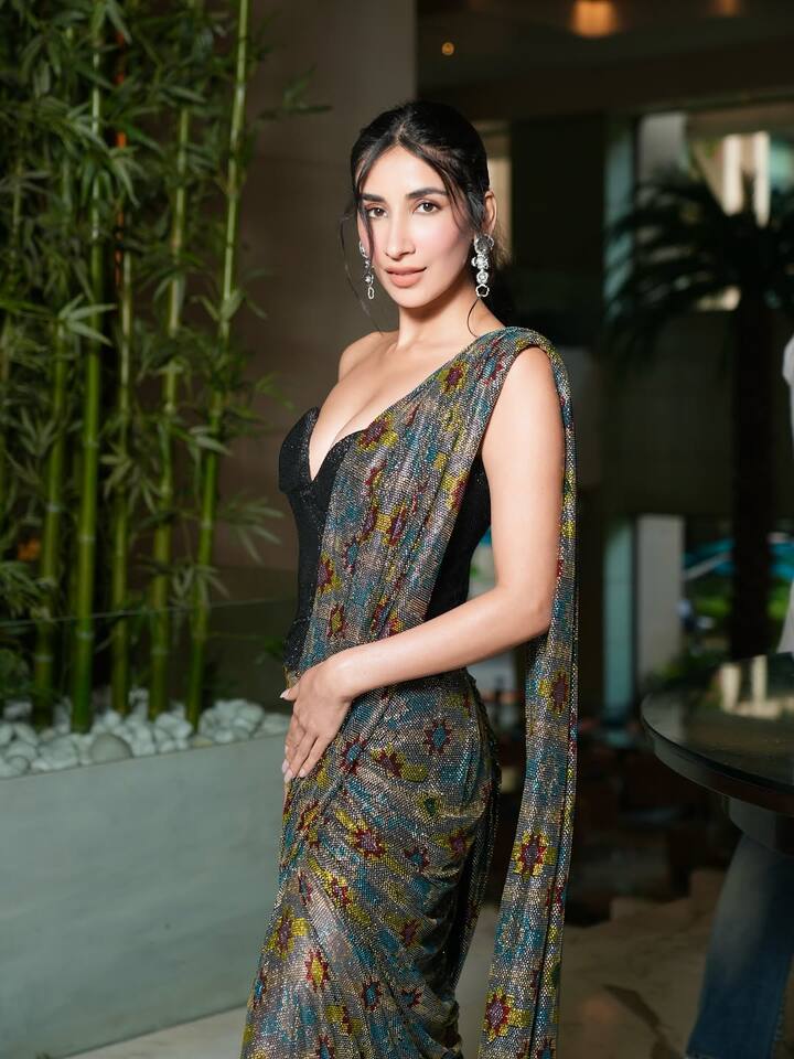 But now she is going to debut in Bollywood with 'Kis Kisko Pyaar Karoon 2'. The actress expressed her feelings by sharing the post on her Instagram handle. Parul Gulati had written that, 'After waiting for 15 years, the day has finally come when I am going to be seen in Hindi cinema, that too with Kapil Sharma.' Fans also congratulated him on this post.