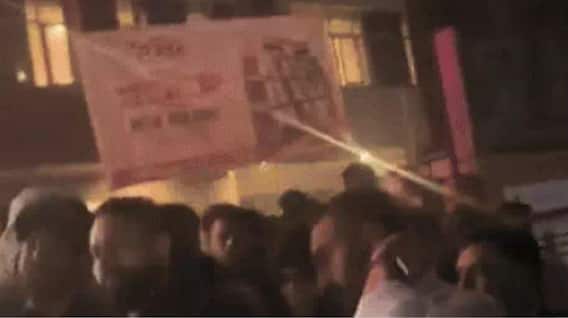 Jalandhar News: ਜਲੰਧਰ ਦੇ ਮਸ਼ਹੂਰ ਹਸਪਤਾਲ ਦੇ ਬਾਹਰ ਹੰਗਾਮਾ, ਮ੍ਰਿਤਕ ਦੀ ਲਾਸ਼ ਸੌਂਪਣ ਲਈ 4 ਲੱਖ ਰੁਪਏ ਮੰਗੇ, ਜਾਣੋ 50 ਹਜ਼ਾਰ ਰੁਪਏ 'ਚ ਕਿਵੇਂ ਹੋਇਆ ਸਮਝੌਤਾ?