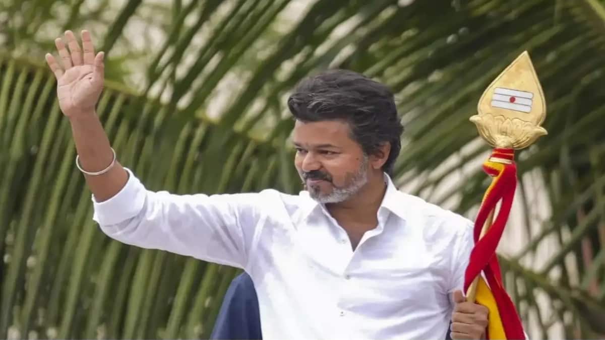 TVK Vijay: ஒன்னு இவங்க... இல்லனா அவங்க.. விஜய் போடும் கூட்டணி கணக்கு!