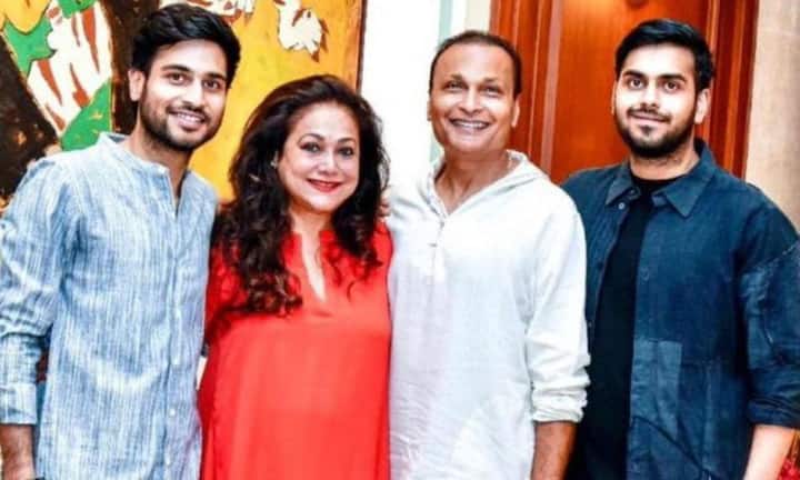 इसके अलावा कंपनी समय पर ईएमआई नहीं भर सकी, जिसके चलते 30 सितंबर 2019 को रिलायंस होम फाइनेंस लिमिटेड का खाता एनपीए घोषित कर दिया गया.