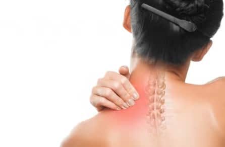 अगर गर्दन में दर्द बैठने की स्थिति के कारण हो रहा है, तो ऐसे में मरीज को बिना देरी किए बैठने की स्थिति बदलनी चाहिए। इसके अलावा, दर्द से राहत पाने के लिए नियमित रूप से व्यायाम करें, क्योंकि शरीर के किसी भी हिस्से में दर्द अक्सर व्यायाम की कमी के कारण भी होता है। हालांकि, अगर यह दर्द गंभीर रूप ले रहा है, तो ऐसे में डॉक्टर से सलाह जरूर लें।