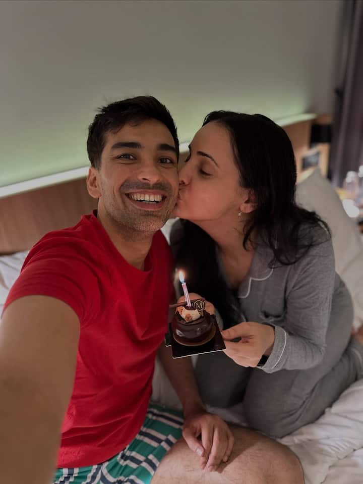 मोहित ने इन तस्वीरों के साथ लिखा कि 40 साल की उम्र सिर्फ नंबर नहीं है, बल्कि लाइफ में मिले हर एक्सपीरियंस और पलों का सेलिब्रेशन है.