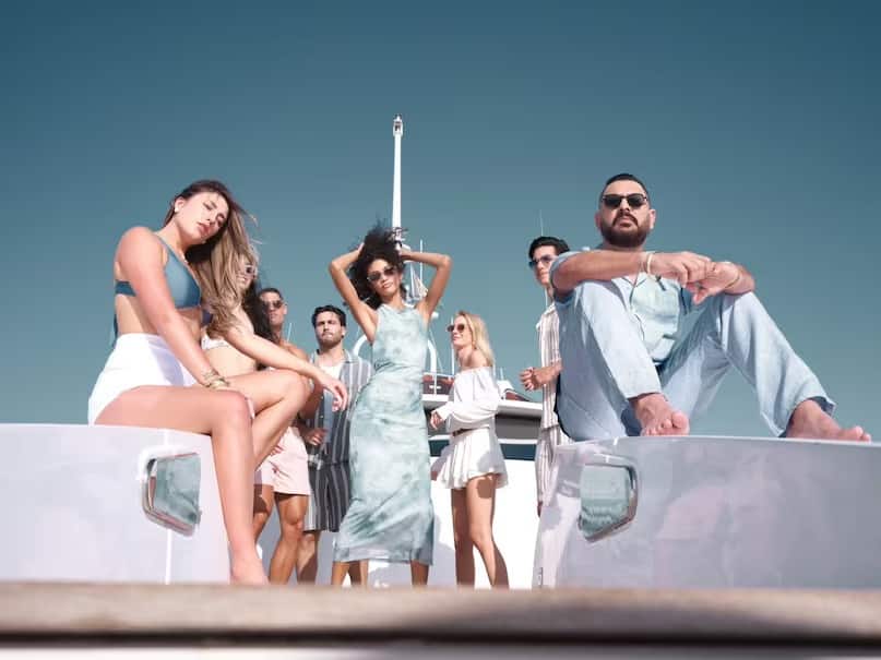 युवराज सिंहसोबत यॉटवर हॉट फोटोशूट; 'त्या' अभिनेत्रीसोबतच्या व्हायरल बोल्ड PHOTOs नी इंटरनेट हादरलं