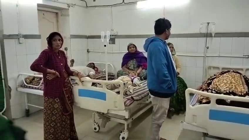 અમદાવાદના ધોળકામાં ફૂડ પોઈઝનિંગ: દૂધીનો હલવો ખાતા જ સેંકડો લોકોને થયા ઝાડા-ઉલટી, 5 હોસ્પિટલો દર્દીઓથી ઉભરાઈ Dholka Ahmedabad Wedding Food Poisoning, Milk Halwa Sickens Hundreds અમદાવાદના ધોળકામાં ફૂડ પોઈઝનિંગ: દૂધીનો હલવો ખાતા જ સેંકડો લોકોને થયા ઝાડા-ઉલટી, 5 હોસ્પિટલો દર્દીઓથી ઉભરાઈ