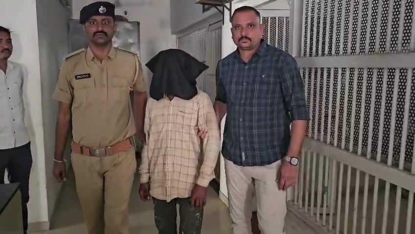 રાજકોટના જસદણમાં 'નિર્ભયાકાંડ' જેવી હેવાનિયત આચરનાર નરાધમ પર પોલીસનું ફાયરિંગ: આરોપીએ ધારિયાથી પોલીસ પર હુમલો કર્યો