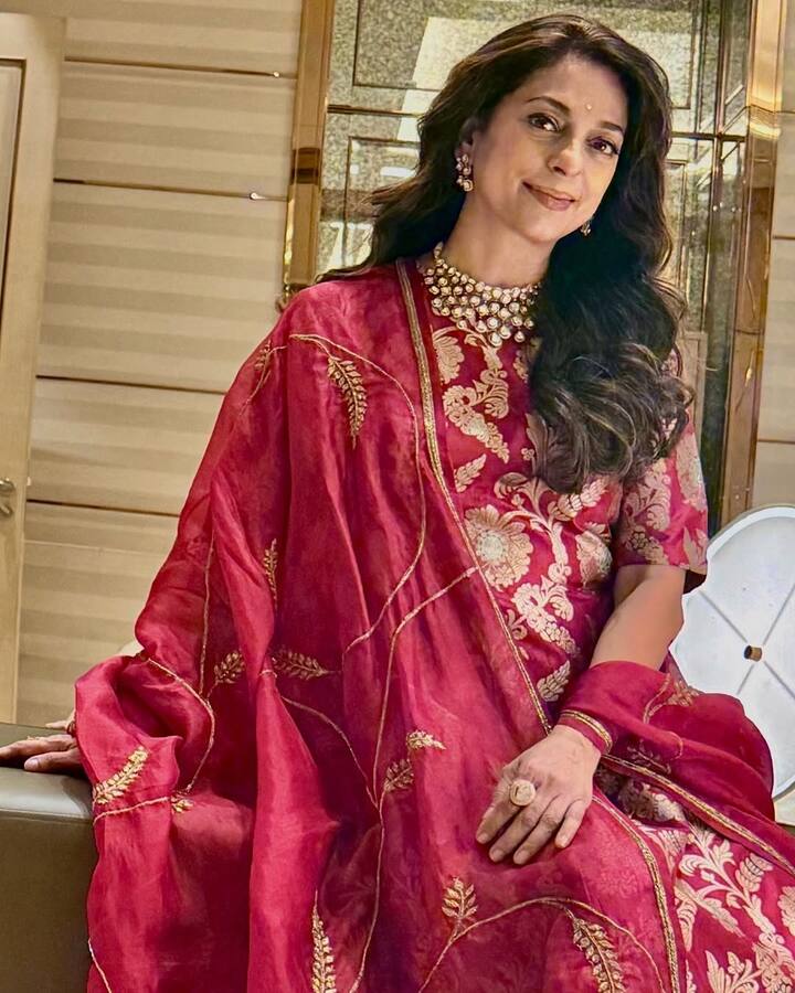 According to Hurun India Rich List 2025, Juhi Chawla's net worth is Rs 7790 crore. Due to which she has become the richest actress of the country.