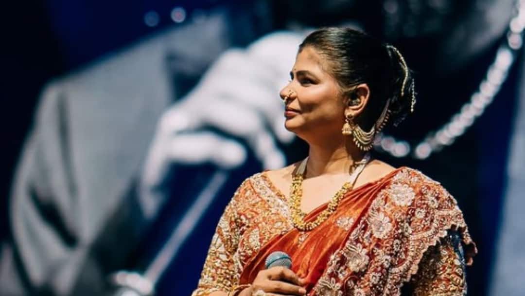 Chinmayi Sripada Receives Morphed Nude Image, Files Complaint After Death Threats To Children Chinmayi Sripada Receives Morphed Nude Image, Files Complaint After Death Threats To Children