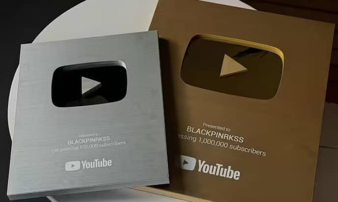 જ્યારે YouTube ગોલ્ડન પ્લે બટનવાળા ક્રિએટર્સને કોઈ રૂપિયા આપતું નથી. પરંતુ ક્રિએટરની ચેનલની લોકપ્રિયતા વધવાના કારણે વીડિયો પર વ્યૂઝ વધે છે. એડ રેવેન્યૂ વધે છે અને સ્પોન્સરશિપની તક વધે છે એટલા માટે કમાણી પર અસર પડે છે.