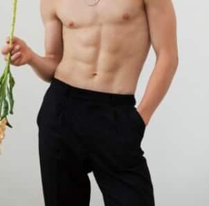 ਜਵਾਰ – ਜੇਕਰ ਤੁਹਾਨੂੰ ਕਣਕ ਦੀ ਰੋਟੀ ਖਾਣ ਤੋਂ ਬਾਅਦ ਪੇਟ ਫੁੱਲਿਆ ਹੋਇਆ ਜਾਂ ਭਾਰੀ ਮਹਿਸੂਸ ਹੁੰਦਾ ਹੈ, ਤਾਂ ਜਵਾਰ ਸਭ ਤੋਂ ਵਧੀਆ ਵਿਕਲਪ ਹੈ। ਇਹ ਗਲੂਟਨ-ਫ੍ਰੀ ਹੁੰਦਾ ਹੈ ਅਤੇ ਪਚਣ ਵਿੱਚ ਬਹੁਤ ਹਲਕਾ ਹੁੰਦਾ ਹੈ। ਜਵਾਰ ਦੀ ਰੋਟੀ ਖਾਣ ਨਾਲ ਮੈਟਾਬੋਲਿਜ਼ਮ ਤੇਜ਼ ਹੁੰਦਾ ਹੈ, ਜਿਸ ਨਾਲ ਸਰੀਰ ਵਿੱਚ ਜਮਿਆ ਫੈਟ ਤੇਜ਼ੀ ਨਾਲ ਬਰਨ ਹੁੰਦਾ ਹੈ।