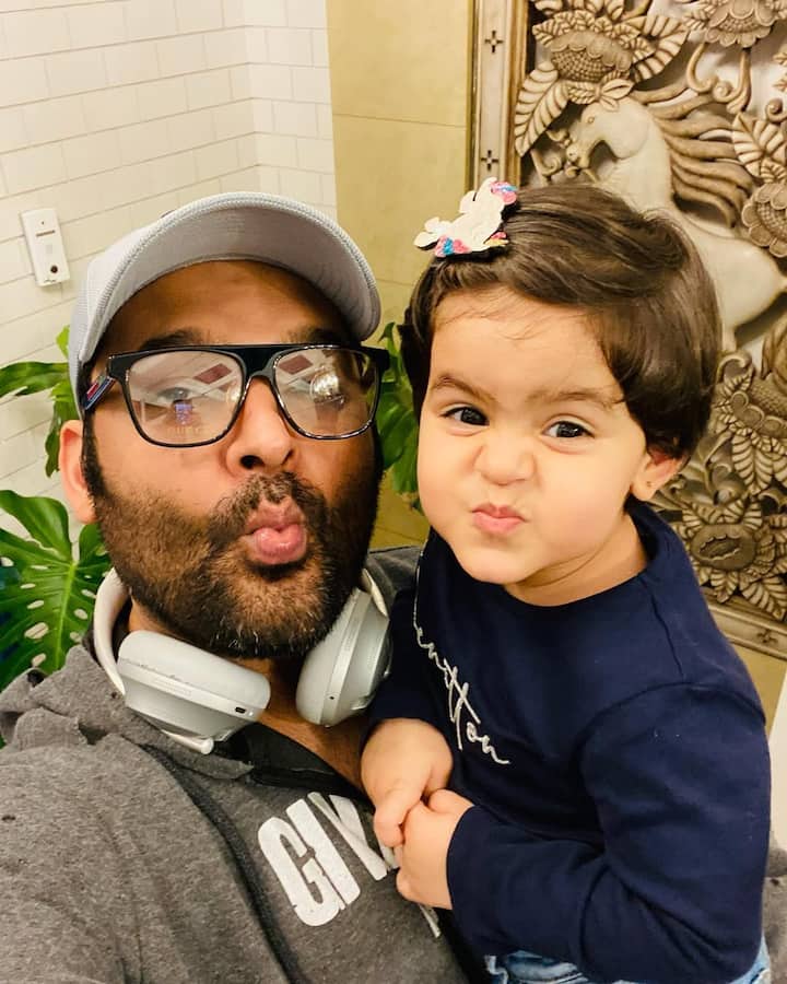 The most special thing about Anayara's cuteness is her natural expression. No over pose, no camera tension, just a face full of simplicity and innocence.