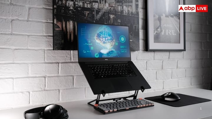 आर्टिफिशियल इंटेलिजेंस डेटा सेंटर हजारों गीगावॉट बिजली की खपत करते हैं. सऊदी अरब का फायदा उसकी सस्ती और भरोसेमंद एनर्जी सप्लाई है. जिस तरफ दूसरे देश बढ़ती बिजली की लागत से जूझ रहे हैं सऊदी अरब काफी कम कीमत पर बड़े आर्टिफिशियल इंटेलिजेंस क्लस्टर चला सकता है.