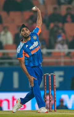 ভারতের কেউ কখনও যা করেননি! লজ্জার রেকর্ড গড়লেন অর্শদীপ