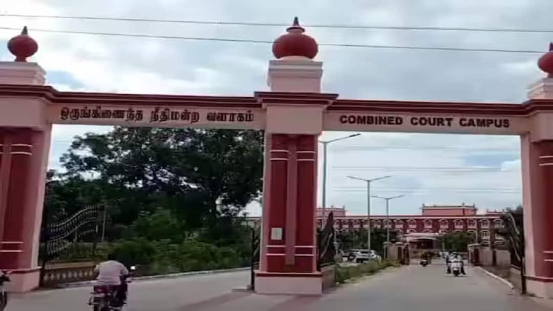 மாணவிக்கு பாலியல் தொந்தரவு கொடுத்த ஆசிரியருக்கு 3 ஆண்டு சிறை