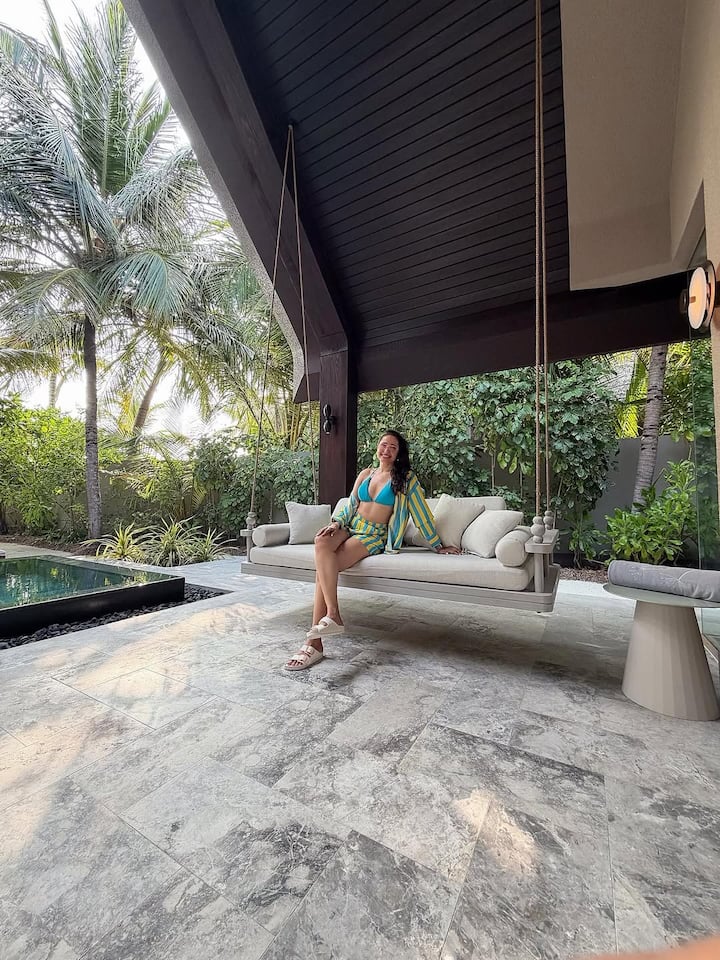 પ્રજ્ઞા જયસ્વાલના અવારનવાર સોશિયલ મીડિયા પર હોટ અને બોલ્ડ ફોટા વાયરલ થતા રહે છે. હાલમાં કેટલીક તસવીરો સામે આવી છે. આ તસવીરોમાં પ્રજ્ઞા એકદમ બોલ્ડ દેખાઈ રહી છે