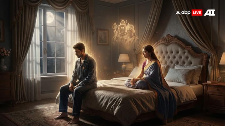 पार्टनर के साथ किसी भी तरह के झगड़े को रात को सोने से पहले सुलझा लें. लंबे समय तक एक दूसरे का अनादर करने से रिश्ता सेंसिटिव हो जाता है, जो भगवान की ऊर्जा को डिस्टर्ब करता है.