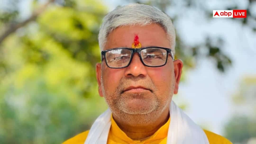 भदोही में बुजुर्ग की कार से कुचलकर हत्या, ग्राम प्रधान के भ्रष्टाचार के लेकर की थी शिकायत Bhadohi An elderly man Killed by a car after filed a complaint regarding the village Pradhan corruption ANN भदोही में बुजुर्ग की कार से कुचलकर हत्या, ग्राम प्रधान के भ्रष्टाचार के लेकर की थी शिकायत