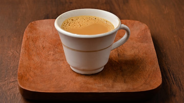 Consuming Too Much Tea or Coffee: Hot drinks are soothing, but too much caffeine leads to palpitations, anxiety, and dehydration; this is especially dangerous in combination with the constricting of blood vessels during winter. (Image Source: Canva)