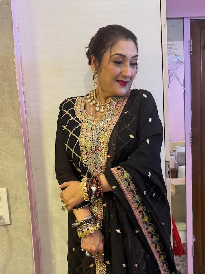 ऊषा काकड़े संग बातचीत के दौरान सुनीता ने अपनी लाइफ के डार्क फेज के बारे में बताया. उन्होंने कहा कि जिंदगी भर वो फेज उनका साए की तरह पीछा करेगा.