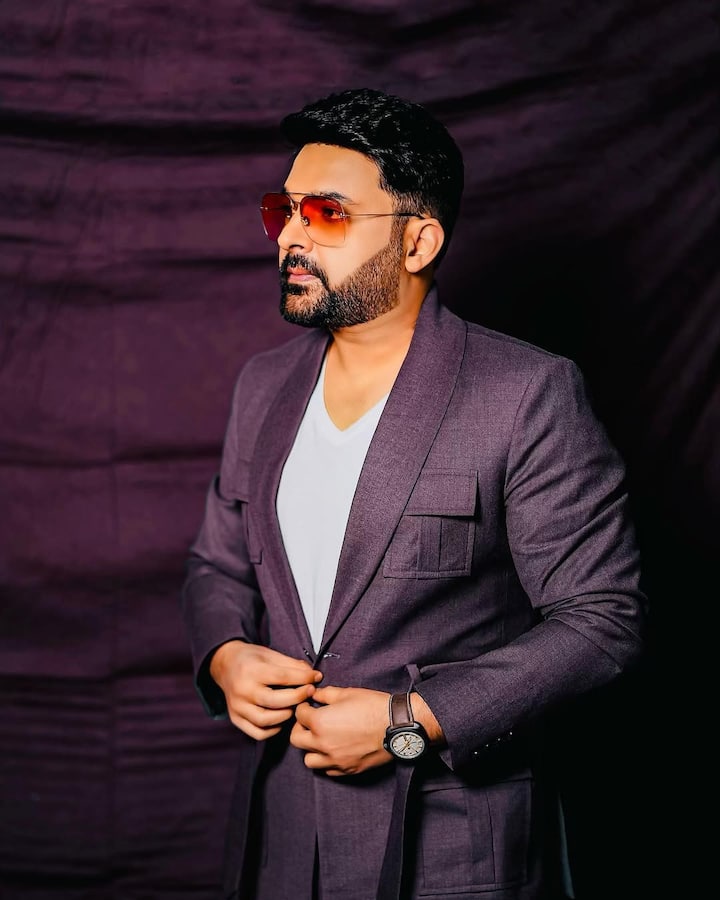 After 12th, Kapil took admission in Hindu College, Amritsar. From here a big change came in his life. He joined the college theater society and it was from here that Kapil's real talent started to blossom. According to some sources, he has B.A. Have done.