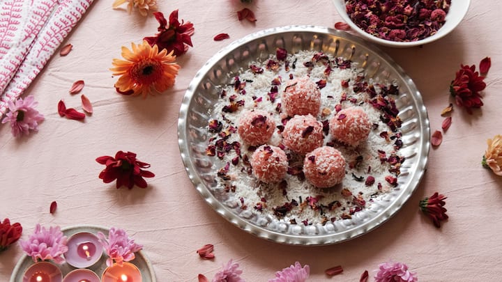 Overindulging in Winter Comfort Foods: The desire to consume heavier, sweeter, or fried foods increases during winter. Regular consumption of such foods leads to increased weight and elevated levels of lipids, silently putting a burden on the heart. (Image Source: Canva)