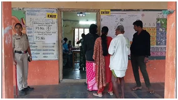 Telangana Panchayat Elections 2025:తెలంగాణలో ప్రశాంతంగా ముగిసిన తొలి దశ గ్రామ పంచాయతీ పోలింగ్‌- లెక్కింపు ప్రారంభం