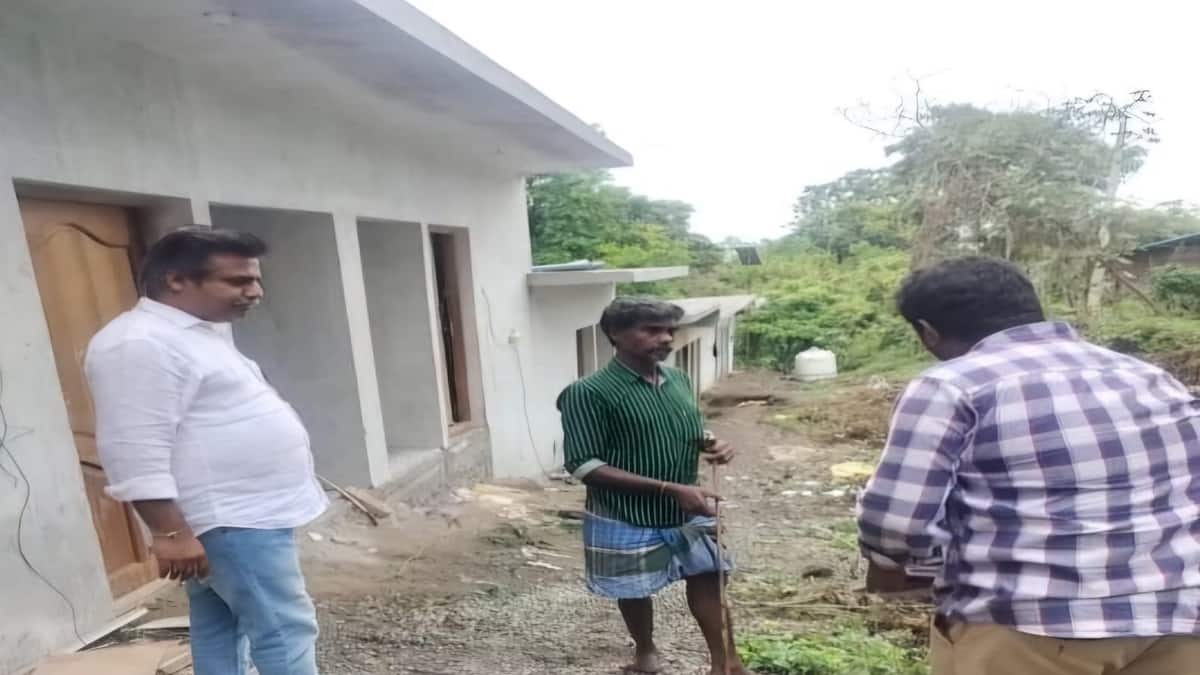 கொடைக்கானல் பழங்குடியினர் குடும்பங்களுக்கு நிரந்தர வீடுகள் அமைத்து தந்த தஞ்சாவூர் சதீஷ்குமார் பான்சாலே