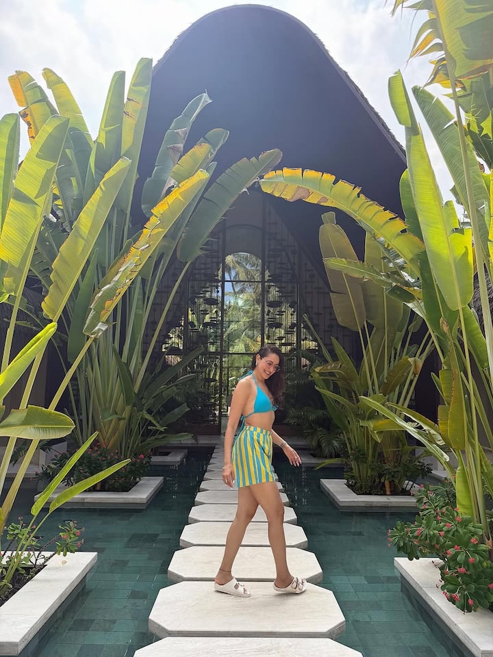 प्रज्ञा जयसवाल ने अपने अभिनय करियर की शुरुआत 2014 में तमिल फिल्म विराट्टू से की थी। विराट्टू के लिए, उन्होंने 63वें फिल्मफेयर अवार्ड्स साउथ में सर्वश्रेष्ठ महिला डेब्यू अभिनेत्री का पुरस्कार जीता।